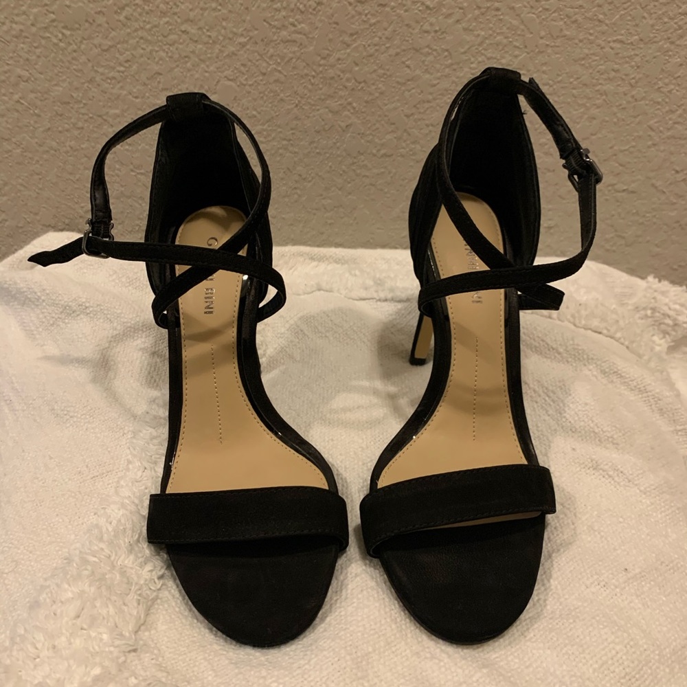 Gianni Bini black heels